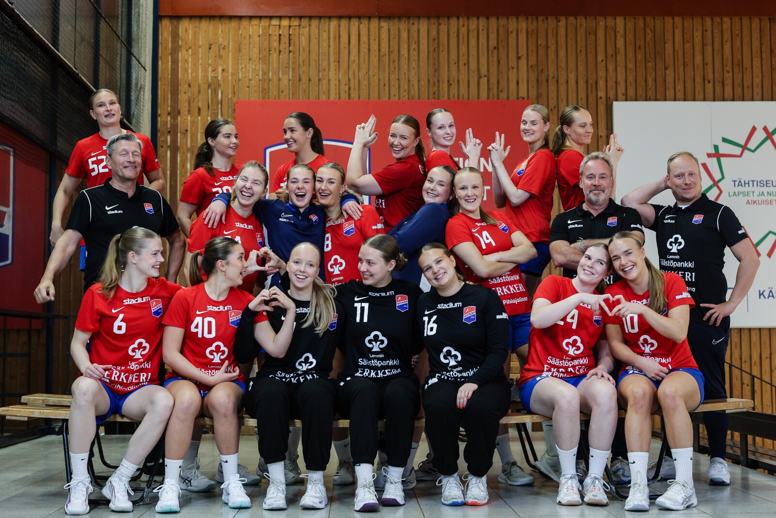Full av iver – nu börjar allvaret! Dicken – Cocks lö 14.3 kl. 15.45 Britas